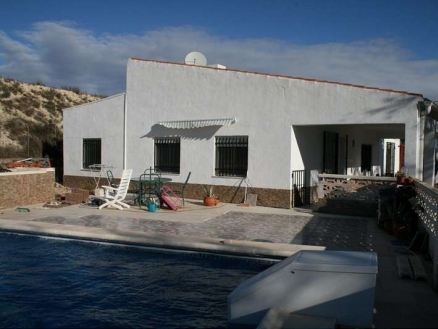 Villa for sale in town 102164