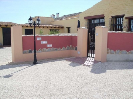 House with 5 bedroom in town 102173