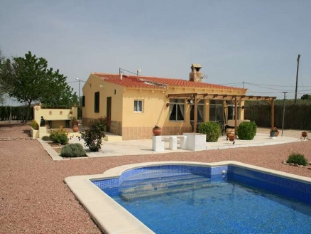 Villa for sale in town 102190