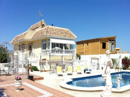 Villa for sale in town 102198
