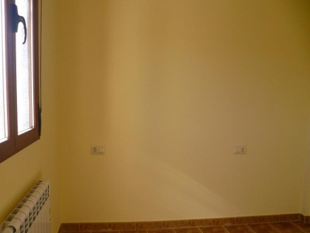 House with 2 bedroom in town, Spain 102212