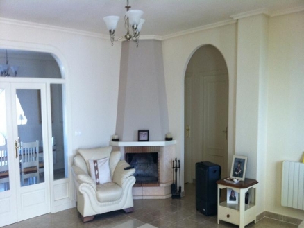 Villa for sale in town, Spain 102222