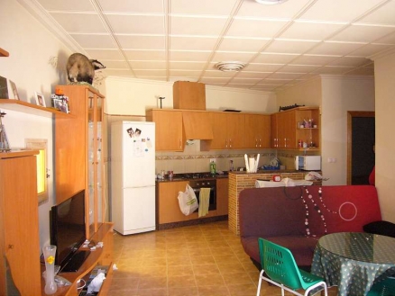 House with 2 bedroom in town 104494