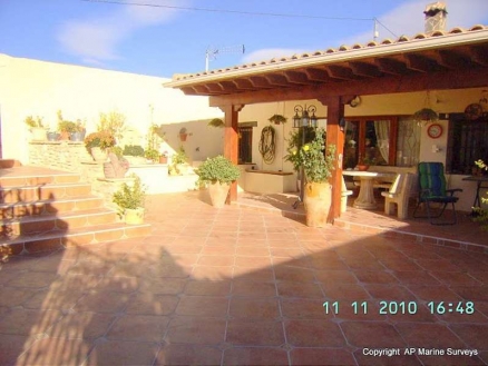 House with 4 bedroom in town 104508