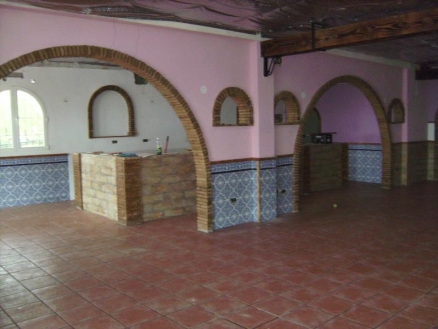 Commercial in Almeria for sale 104684