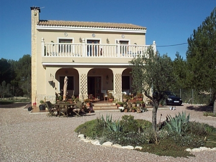 Villa for sale in town 104863