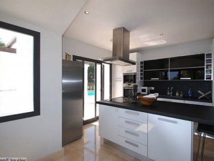 Marbella property: Villa with 5 bedroom in Marbella, Spain 104907