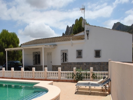 Villa for sale in town,  105588
