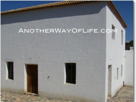 Iznajar property: Farmhouse in Cordoba for sale 105649