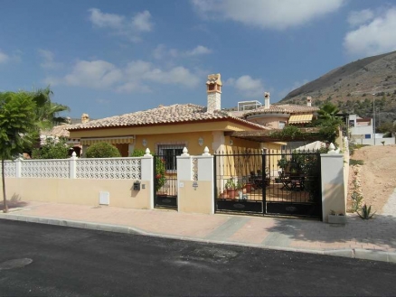 Villa for sale in town 106130