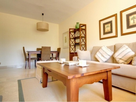 Estepona property: Apartment with 2 bedroom in Estepona 107063