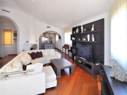 Villa for sale in town, Spain 107578