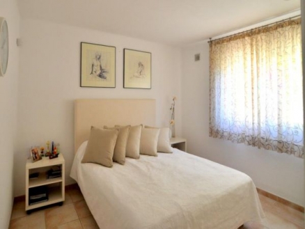 Villa with 3 bedroom in town 107578