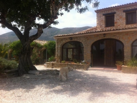 Finca with 4 bedroom in town 107786