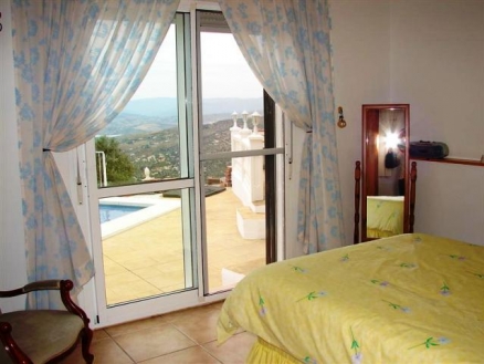 Villa&nbsp;with&nbsp;4&nbsp;bedroom&nbsp;in&nbsp;town,&nbsp;Spain&nbsp;108214