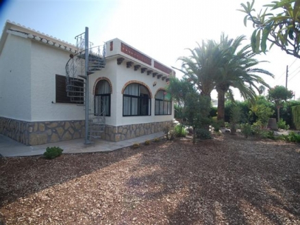 Villa for sale in town, Spain 108240