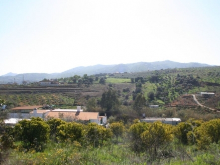 Guaro&nbsp;property:&nbsp;Land&nbsp;with&nbsp;bedroom&nbsp;in&nbsp;Guaro&nbsp;109229