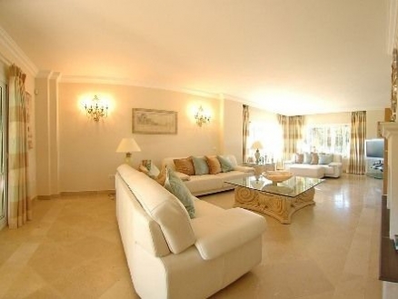 Villa&nbsp;with&nbsp;4&nbsp;bedroom&nbsp;in&nbsp;town,&nbsp;Spain&nbsp;109836