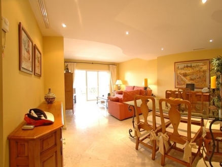 Elviria property: Apartment with 3 bedroom in Elviria 109840