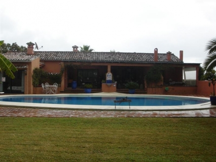 Villa for sale in town 109889