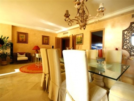 Estepona property: Apartment with 3 bedroom in Estepona 110515
