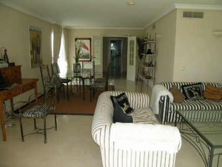 Estepona property: Apartment with 2 bedroom in Estepona 110526