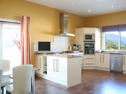 Villa with 3 bedroom in town 110645
