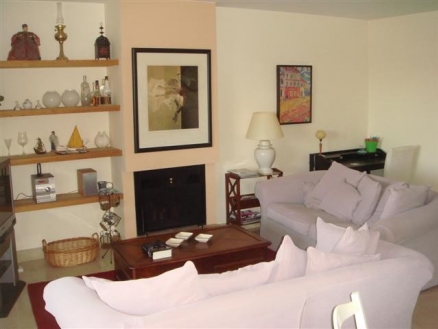 Apartment with 3 bedroom in town 110779