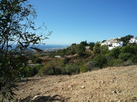 Land with bedroom in town 110784