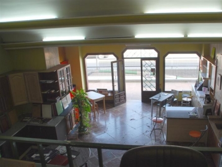 Estepona property: Commercial for sale in Estepona 111008