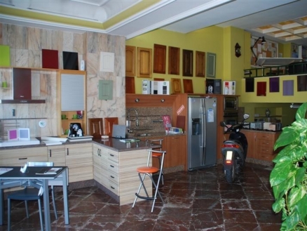 Estepona property: Commercial for sale in Estepona, Malaga 111008