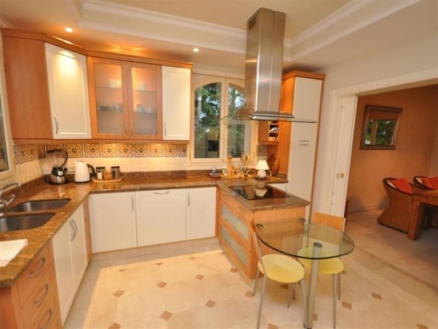 Las Chapas De Marbella property: Villa with 4 bedroom in Las Chapas De Marbella 111041