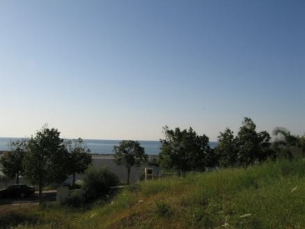 Land with bedroom in town 111095