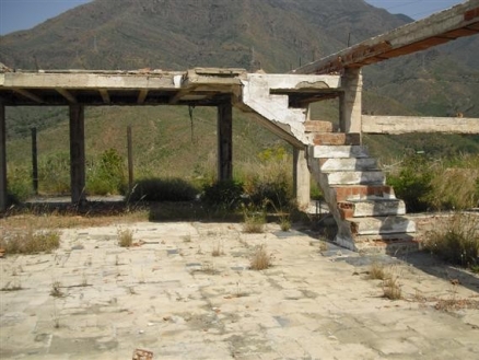 Estepona property: Land with bedroom in Estepona 111113