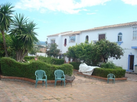 Estepona property: Land with bedroom in Estepona, Spain 111120