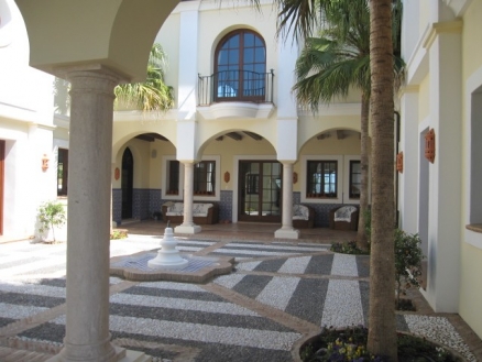 Villa&nbsp;for&nbsp;sale&nbsp;in&nbsp;town,&nbsp;Spain&nbsp;111314