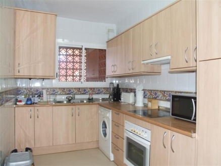 Las Chapas De Marbella property: Apartment for sale in Las Chapas De Marbella, Malaga 111405