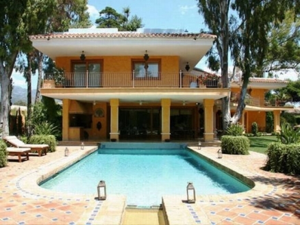 Villa for sale in town, Spain 111439