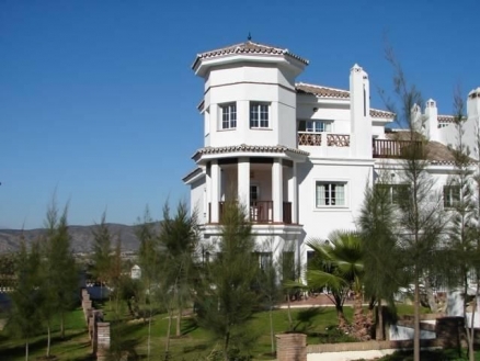 Villa for sale in town 111459