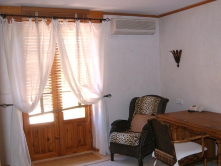 Casares property: Villa in Malaga for sale 111593