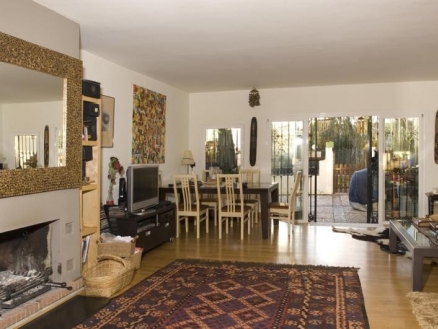 Townhome&nbsp;with&nbsp;3&nbsp;bedroom&nbsp;in&nbsp;town&nbsp;111598