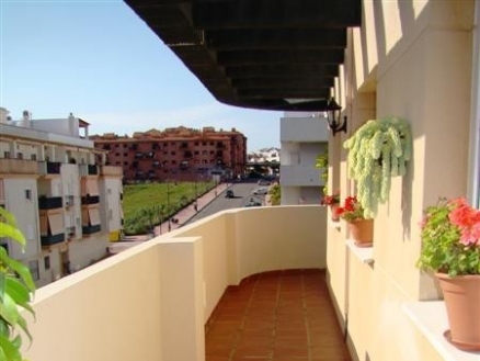 Estepona property: Apartment with 3 bedroom in Estepona 111603