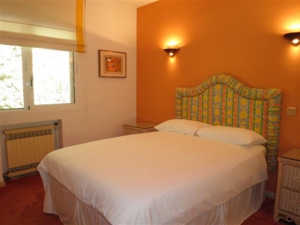 Estepona property: Villa with 9+ bedroom in Estepona 111704