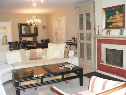 town Apartment 111883