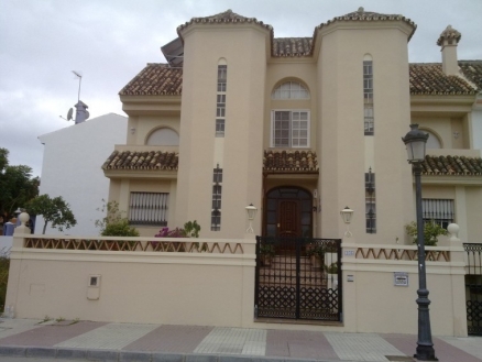 San&nbsp;Pedro&nbsp;de&nbsp;Alcantara&nbsp;property:&nbsp;Townhome&nbsp;for&nbsp;sale&nbsp;in&nbsp;San&nbsp;Pedro&nbsp;de&nbsp;Alcantara&nbsp;112234