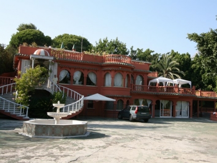 Villa for sale in town 112311
