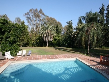 Villa with 8 bedroom in town 112311