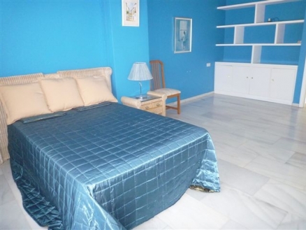 Townhome with 3 bedroom in town, Spain 112319