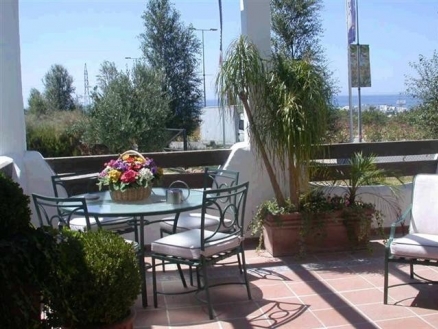 Estepona property: Apartment with 3 bedroom in Estepona 113135