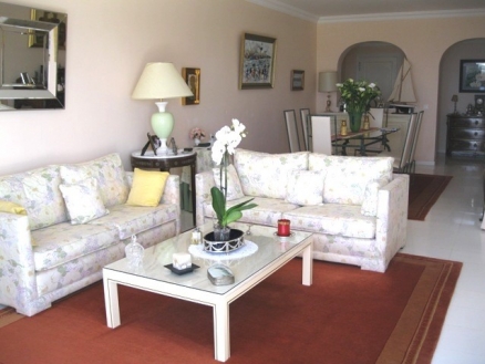 Apartment with 3 bedroom in town 113211